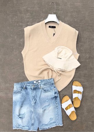 Conjunto Verano: Top, Shorts, Sombrero y Sandalias