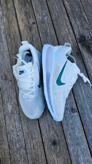 Nike vomero plus