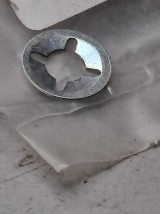 Reten capota Mopar 5161957AB