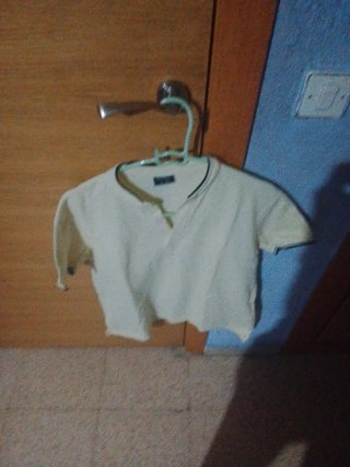 Polo beige.Sólo venta en persona.