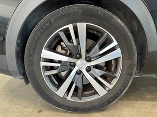Peugeot 3008 225 eEAT8 Allure Pack (2023)