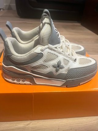 Zapatillas Louis Vuitton Gris y Blanco