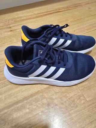 Sneakers Adidas Taglia 37.5