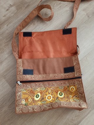 Bolso bandolera bordado