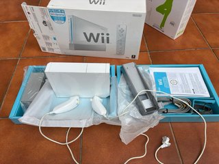 Nintendo Wii + Wii Fit + Accessori e Giochi