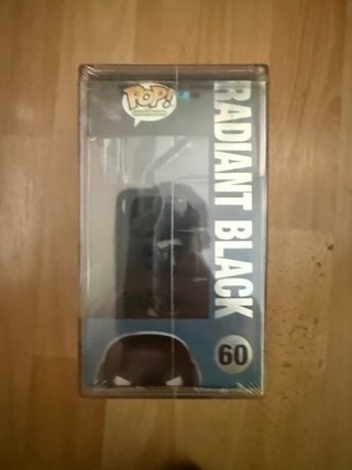 Funko Pop! Radiant Black #60 Edición Limitada