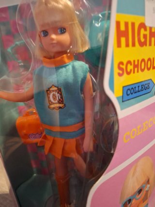 Muñeca Chabel High School College