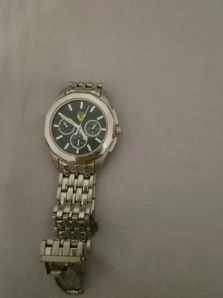 Reloj de pulsera plateado