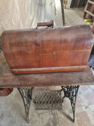 Máquina de coser Singer antigua