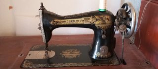 Máquina de coser Singer antigua