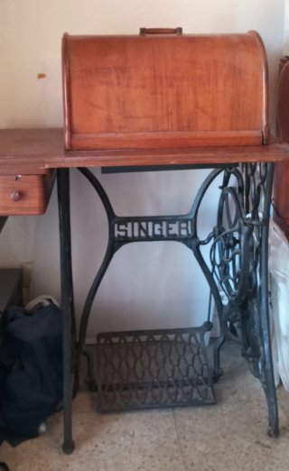 Máquina de coser Singer antigua