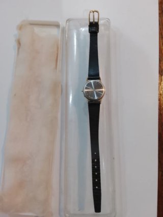 Orologio vintage Advance donna nero/oro