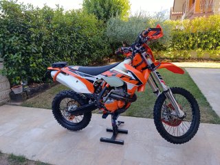 KTM 350 EXC-F 2016; Solo 83hrs.