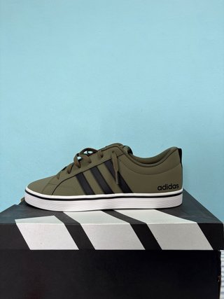 Zapatillas Adidas Verdes y Negras