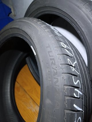 Bridgestone 245/45R19 102Y
