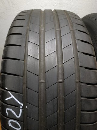 Bridgestone 245/45R19 102Y