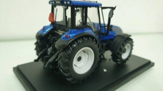 Tractor Valtra T190 de 2006.