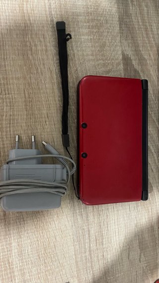 Nintendo 3DS XL con extras en la tarjeta SD
