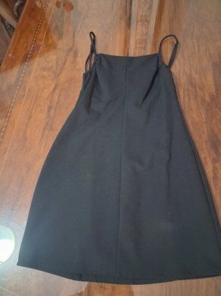 Vestido corto tirantes negro