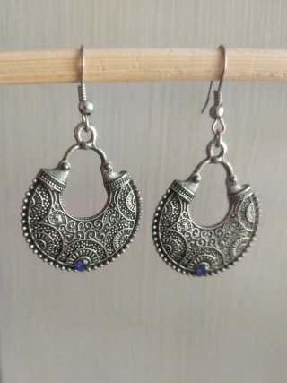 Pendientes Étnicos Bali Media Luna Brillante