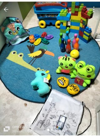 Lote Juguetes y Alfombra Infantil