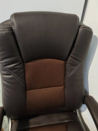 Silla de escritorio marrón