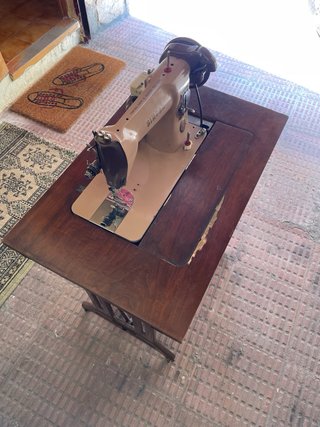 Máquina de coser antigua