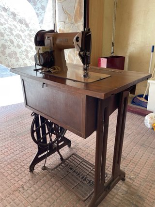Máquina de coser antigua