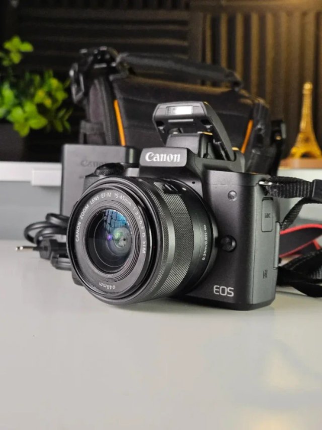 Canon EOS M50 + Canon 15 45 mm