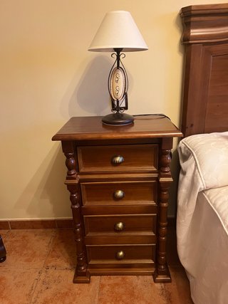 Mesita de noche madera maciza nogal