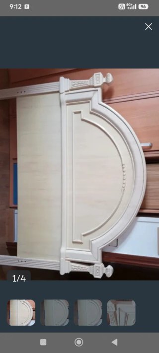 Cabecero de madera decapé beige y blanco