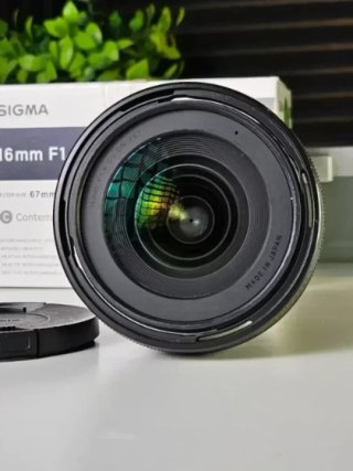 Obiettivo Sigma 16mm F1.4 DC DN Contemporary per fotocamere Sony E