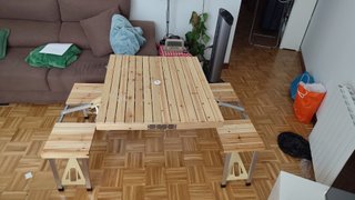 Mesa plegable de madera para camping