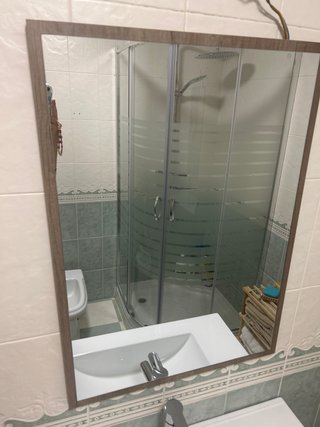 Mueble baño con lavabo, grifo y espejo