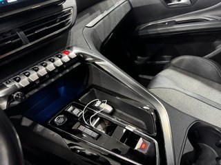 Peugeot 3008 225 eEAT8 Allure Pack (2023)