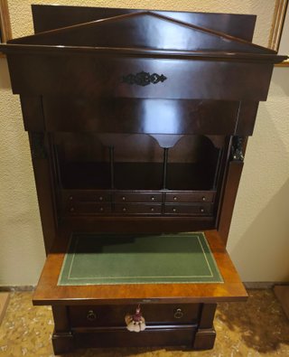 Elegante bargueño escritorio secreter clásico