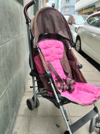 Carrito Maclaren rosa y marrón