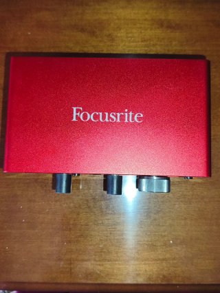 Focusrite Roja con Cargador 3 generación