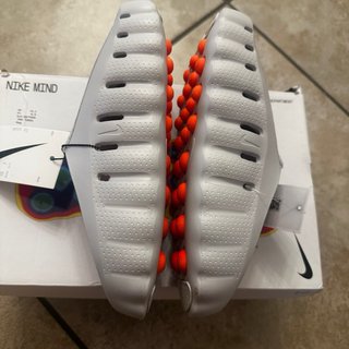 Nike Mind 001