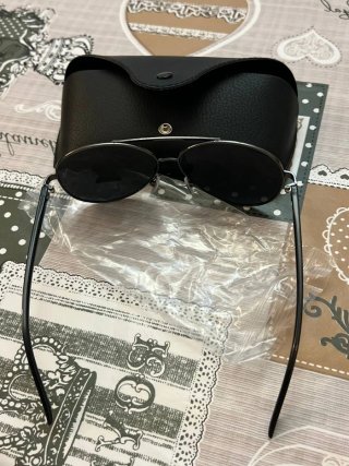 Gafas de sol aviador negras y plateadas