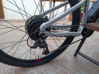 Vendo o cambio Bicicleta Eléctrica Blanca Rockride
