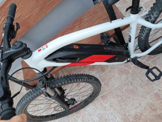 Vendo o cambio Bicicleta Eléctrica Blanca Rockride