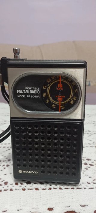 Radio Sanyo AM/FM Portátil