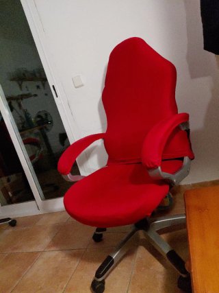 Silla de oficina roja