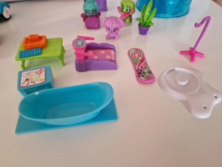 Lote de figuras y accesorios Pin y Pon