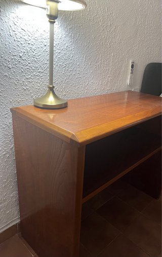 Mueble de madera / Mesa auxiliar