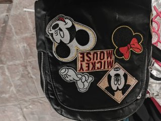 Mochila Negra con Parches Mickey Mouse