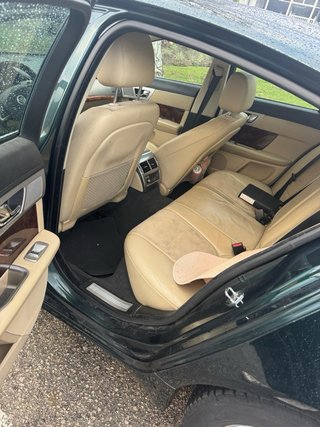 Jaguar XF 2012