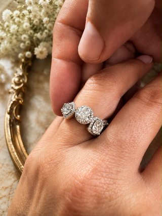 Anillo Oro Blanco 5.80 Quilates