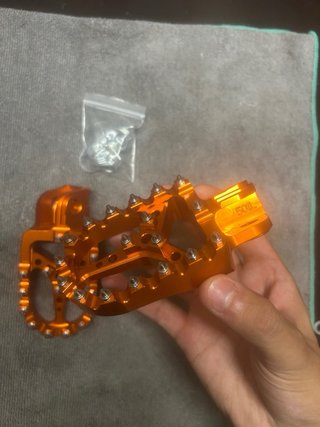Estriberas Moto Naranja Aluminio